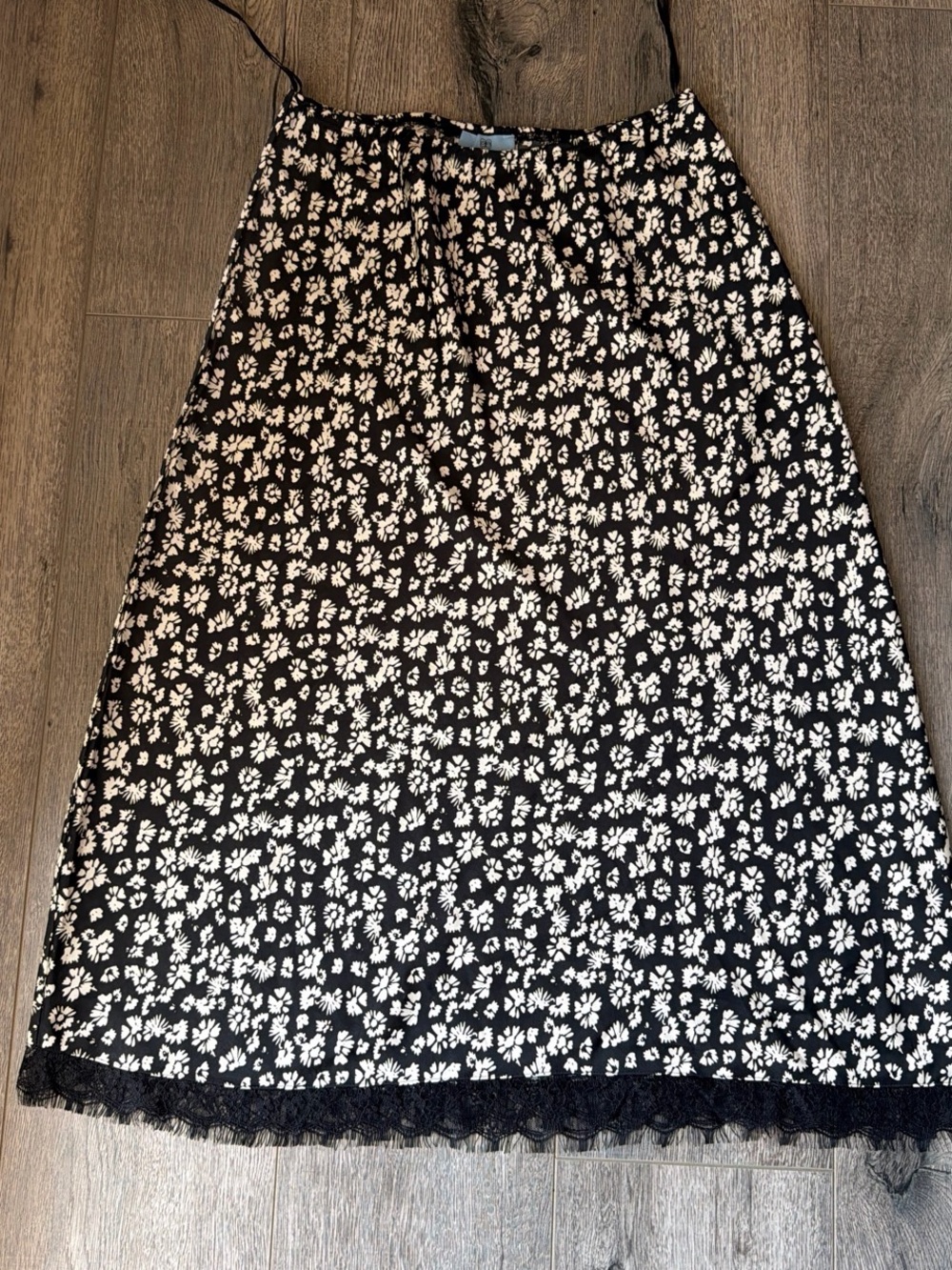 CeCe Black Midi Skirt with White Floral Pattern and Lace Trim